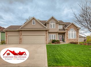 5466 Foxboro Rd, Johnston, IA 50131
