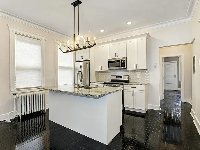 253 Born St #1 — Photo 2