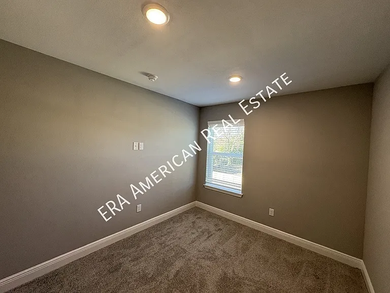 838 Fairview Dr — Photo 30