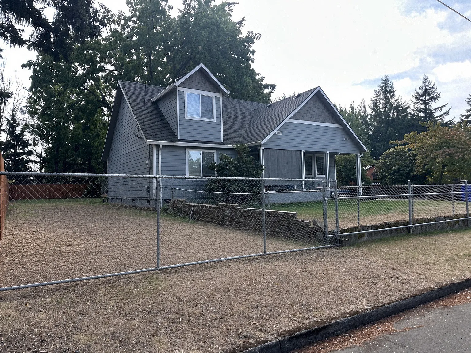 3 bed, 2016 sqft, $3,500 — Photo 2