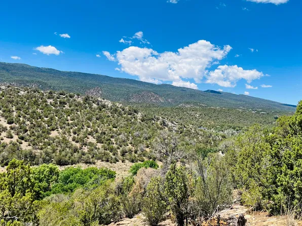 18 Larrys Ln, Cedar Crest, NM 87008