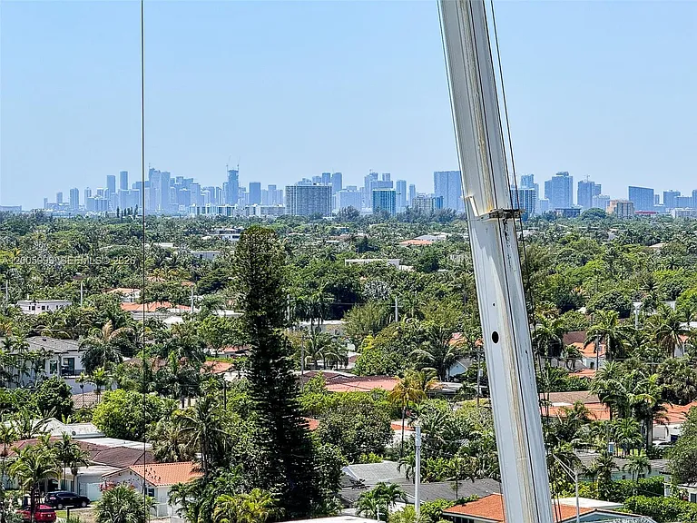 9341 Collins Ave #907 — Photo 30
