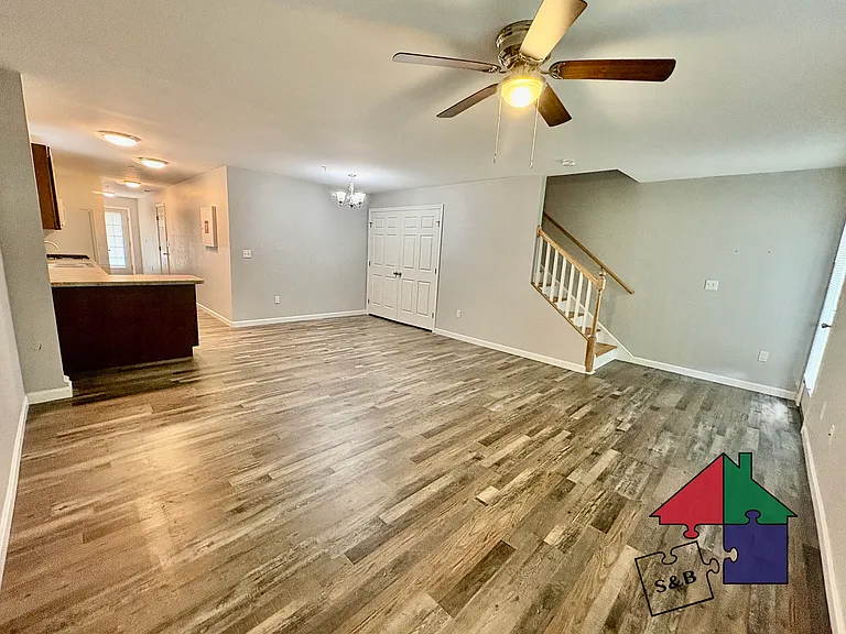 39 Cornelia Ct — Photo 10