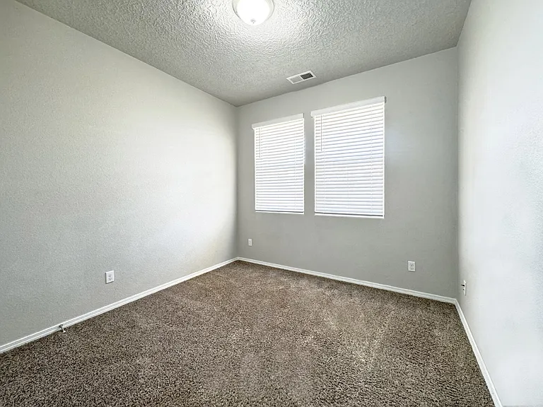 4143 Summit Park Rd NE — Photo 20