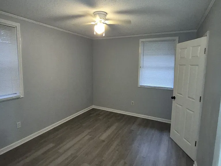 111 Becky St — Photo 17