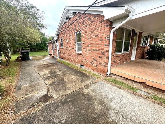 3rd image of 1812 N State Highway 62