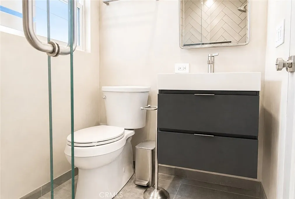 Studio, 421 sqft, $2,700 — Photo 3