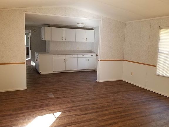2nd image of 202 NW Samoset Gln
