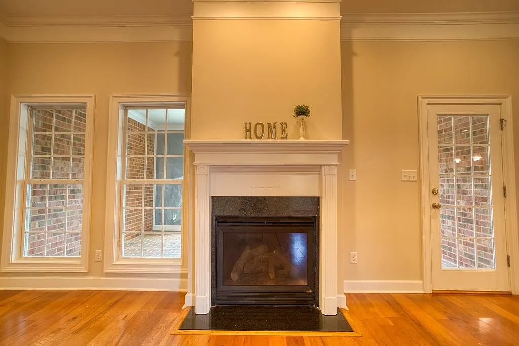 4 bed, 2775 sqft, $2,200 — Photo 3
