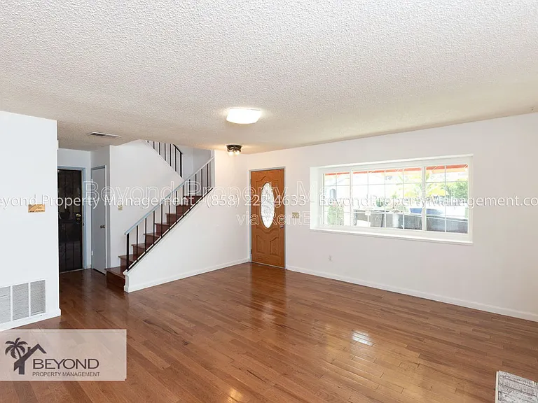 904 Harbison Pl — Photo 1