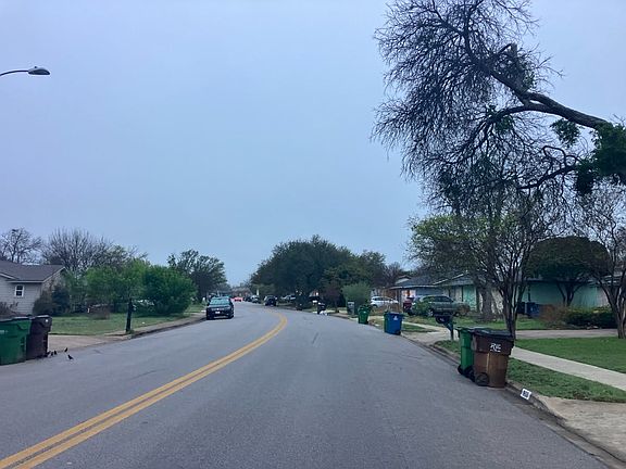 5th image of 710 Chisholm Valley Dr