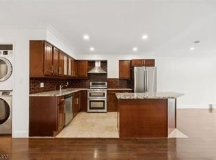 89 Ferry St, Jersey City, NJ 07307