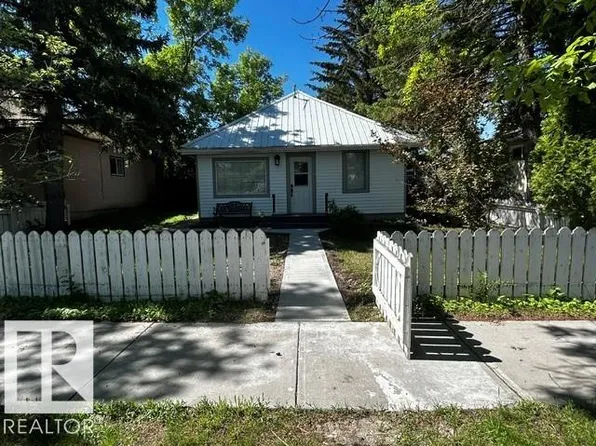 5019 49th Ave, Chipman, AB T0B 0W0