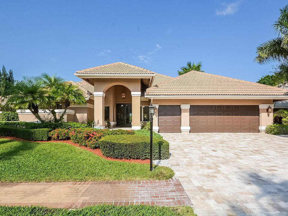 Front - N/S Exposure