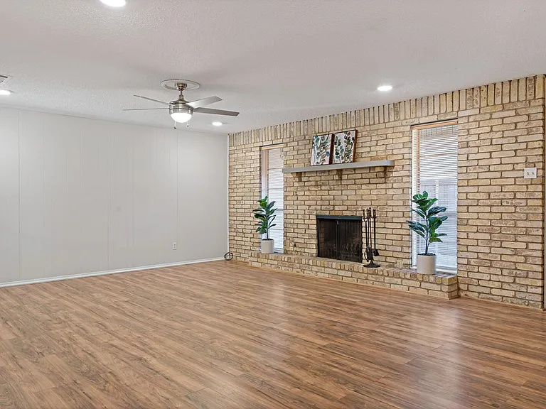 2906 Country Place Ct — Photo 2