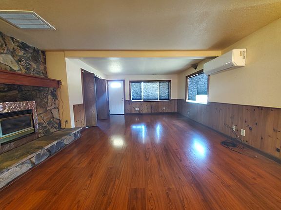 4th image of 2496 McKinleyville Ave