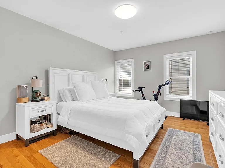 157 Hancock St #14 — Photo 9