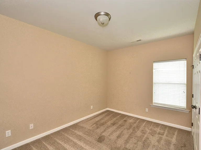 1009 Castlemaine Way — Photo 23