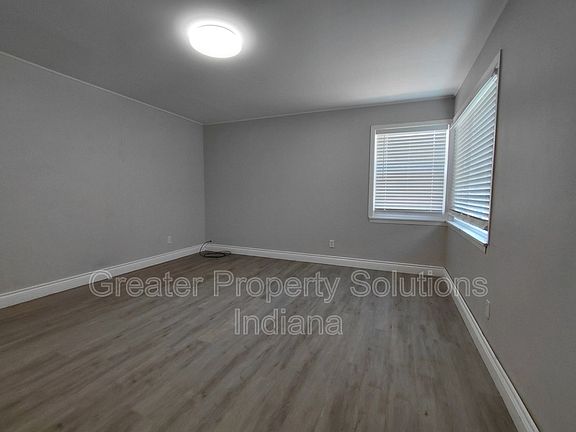 2nd image of 7974 White Oak Ln