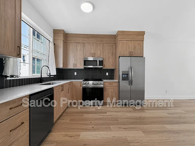 5032 NE 14th Ave #2 — Photo 3