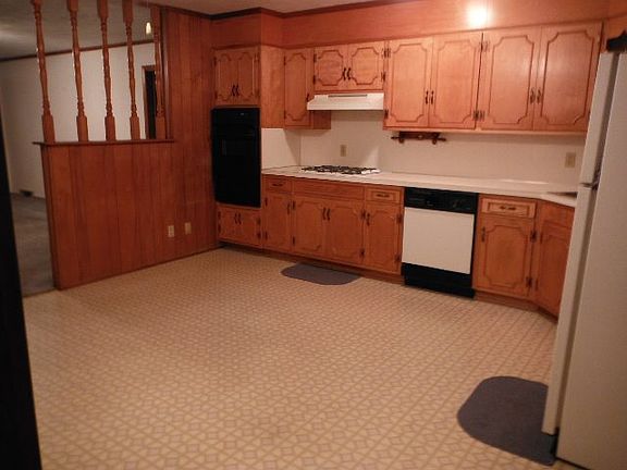 3rd image of 2610 Dartmouth Dr