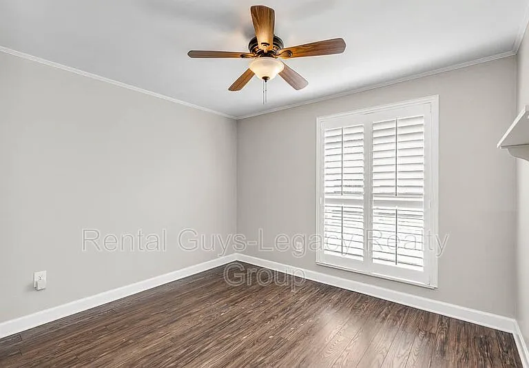 10729 Squires Ct — Photo 16