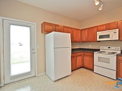 5th image of 1812 NW 69th St