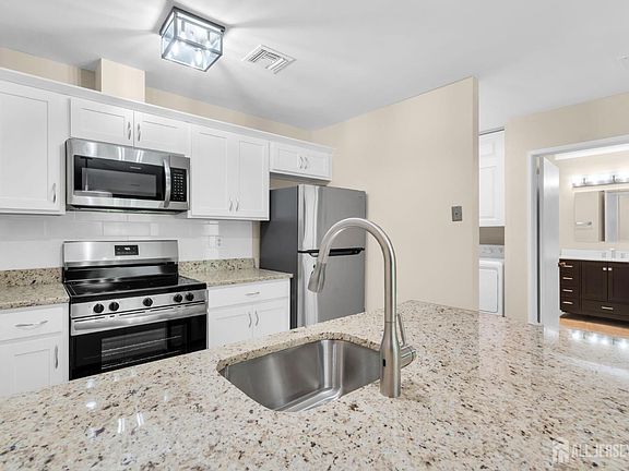 3rd image of 277 Crosse Dr APT 2G