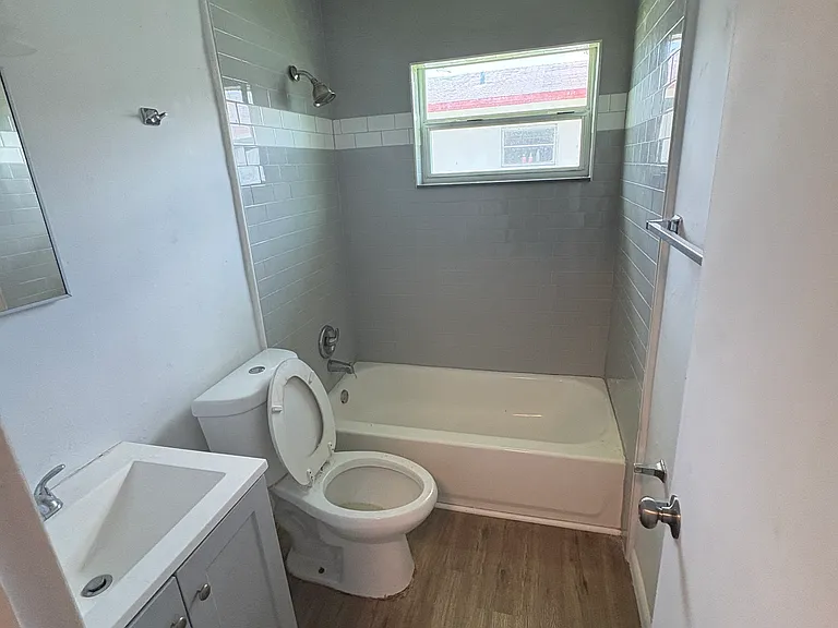 442 N Avenue F — Photo 8