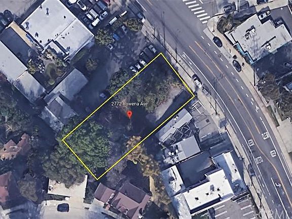 5th image of 2772 Rowena Ave