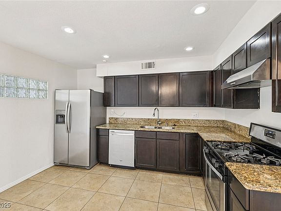 3rd image of 882 Westminster Ave