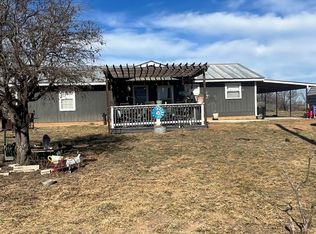 692 Toquigny Ln, Carrizo Springs, TX 78834