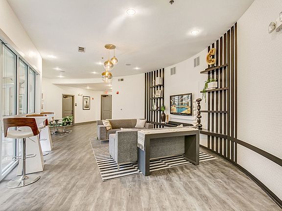 3rd image of 2611 Ross Ave APT 4027