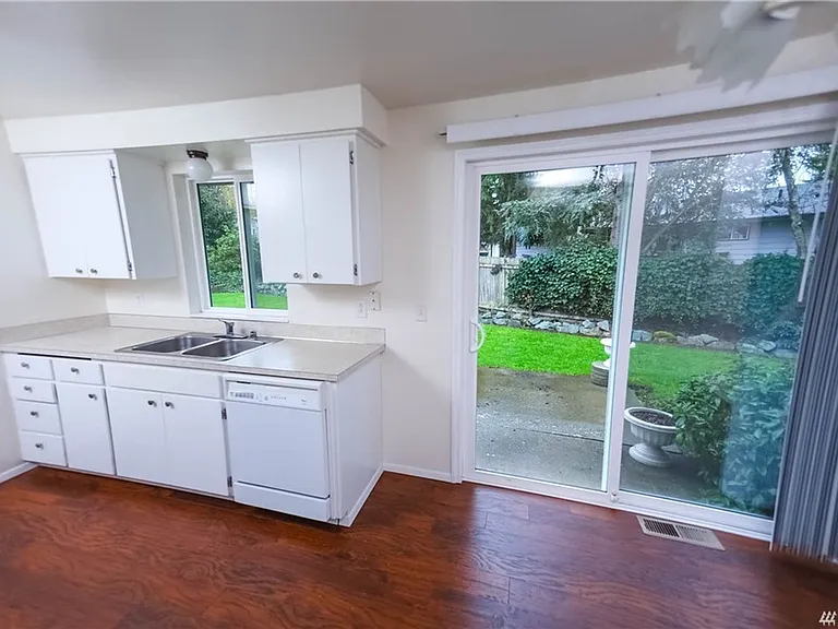2102 Margaret Pl — Photo 7