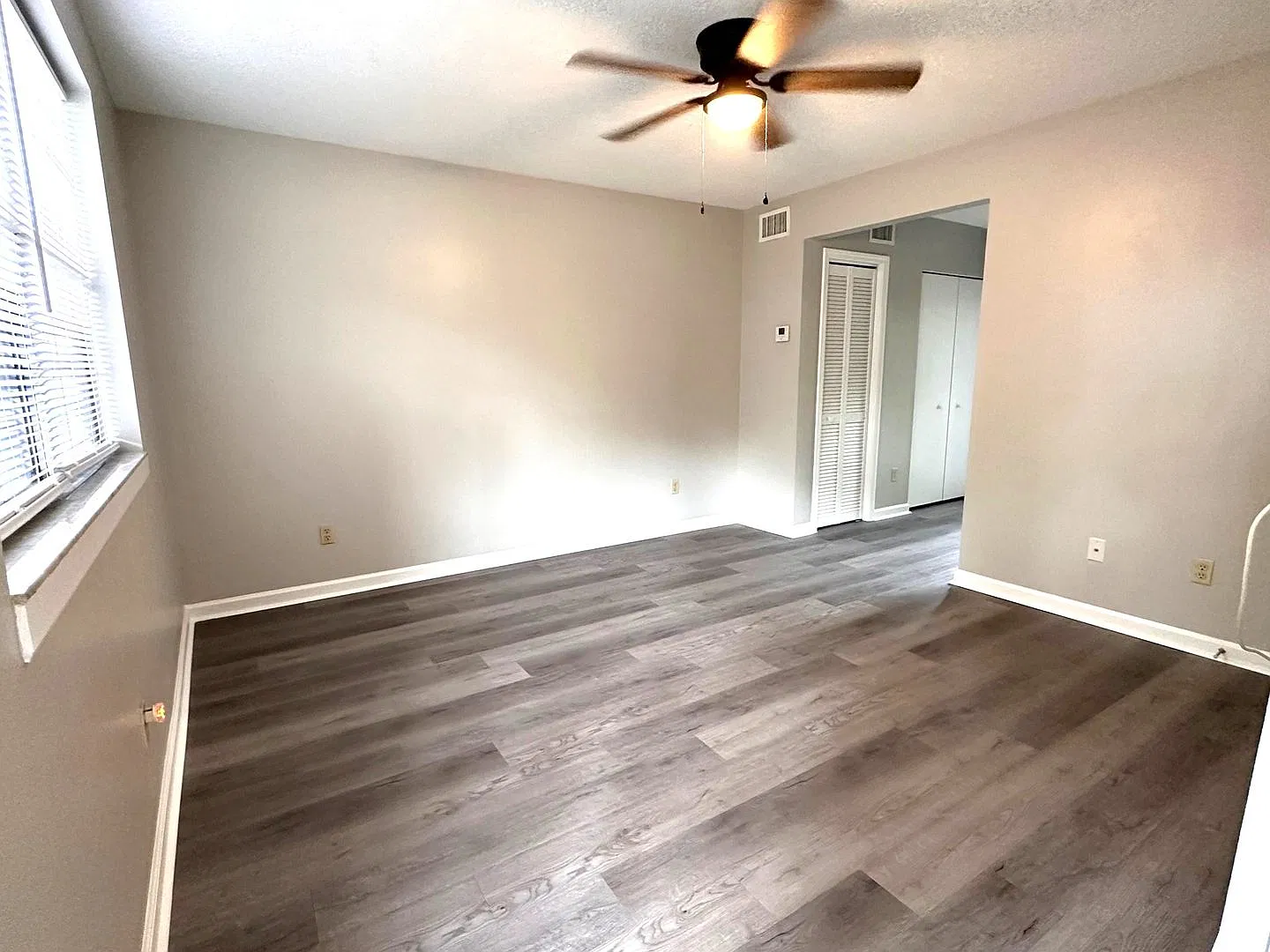 Island Townhouse-Close to Shopping and Beach! — Photo 3