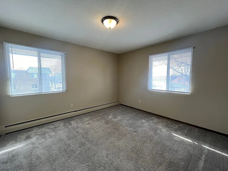 83 Arlington Ave West — Photo 10