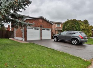 1433 Bough Beeches Blvd, Mississauga, ON L4W 3B4