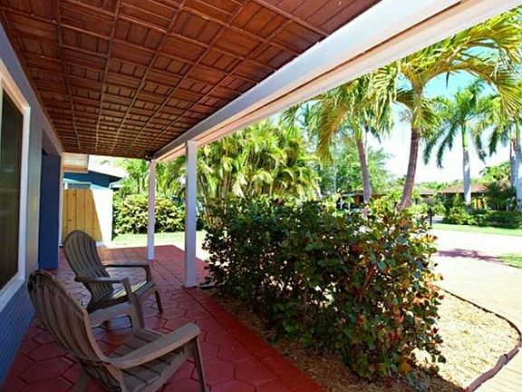 5th image of 624 NW 28th Ct #1YEARLEASE