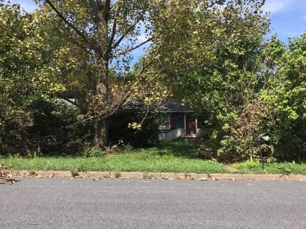 3917 Buchanan St, Coplay, PA 18037
