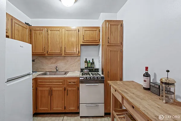 Rented by Oxford Property Group | media 6