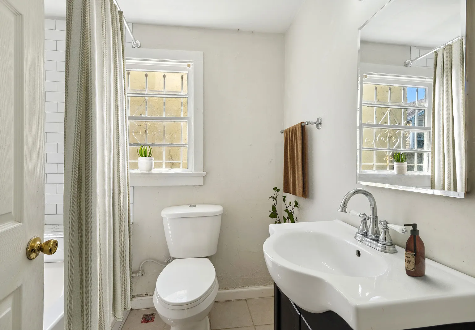 1 bed, 800 sqft, $1,400 — Photo 1