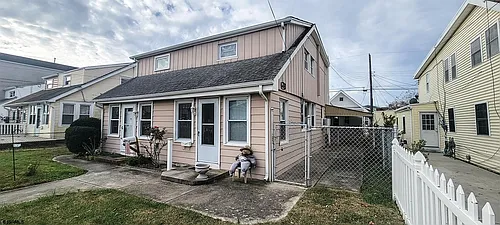 568 N Trenton Ave #A Photo 1