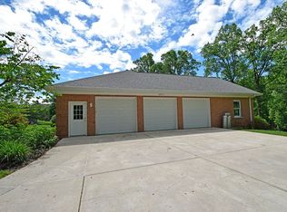 16 Raintree Dr, Melbourne, KY 41059