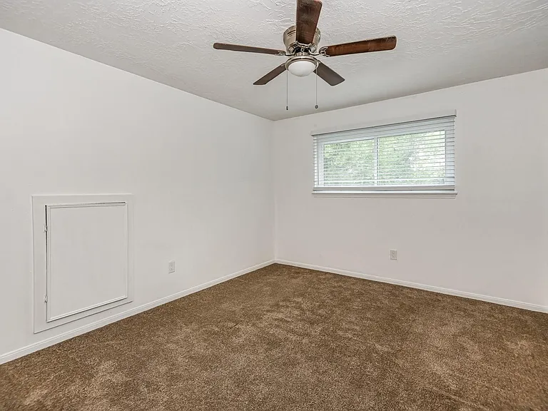 7923 Dawnridge Dr — Photo 10