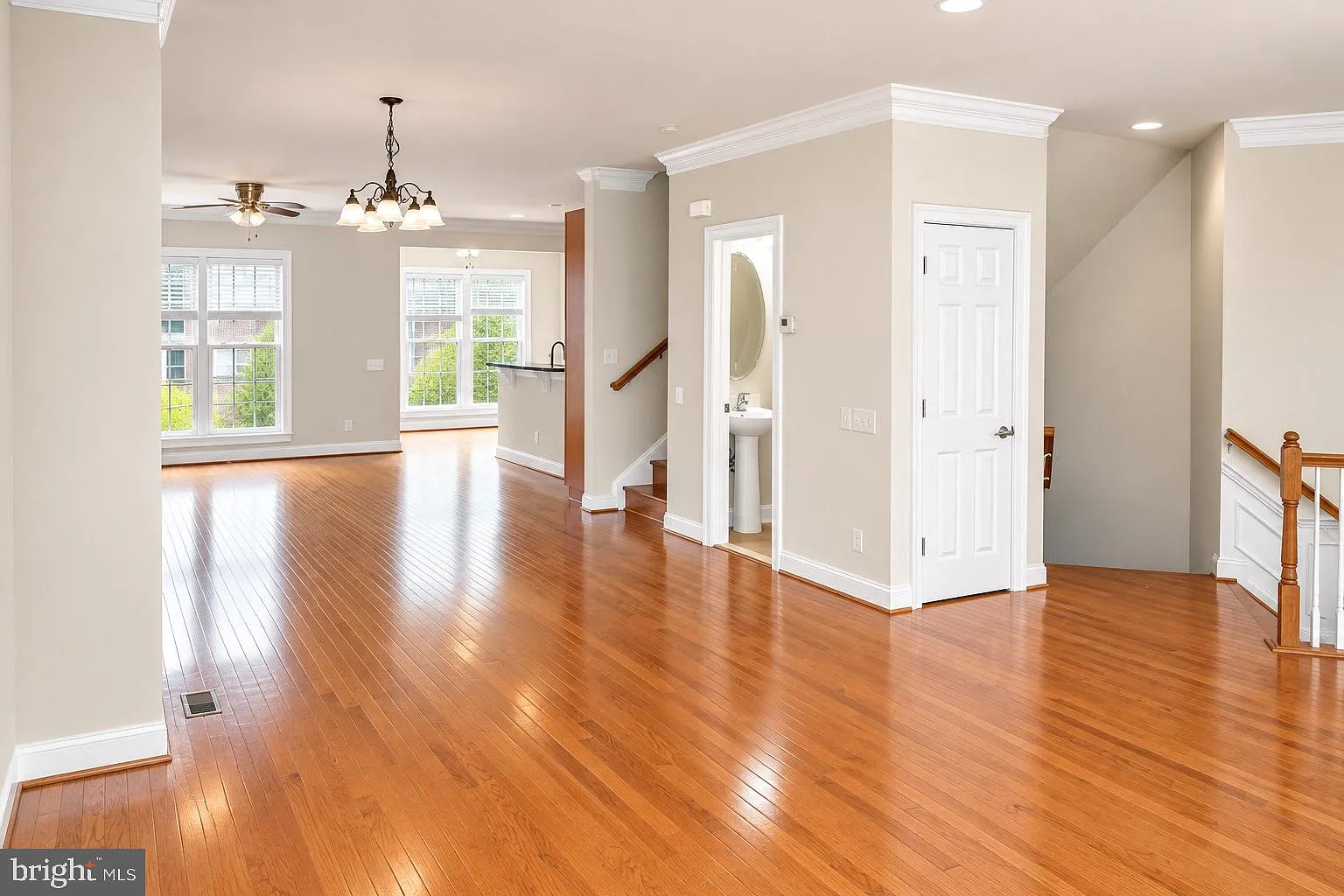 4 bed, 3.5 bath, 2984 sqft, $3,700 — Photo 4