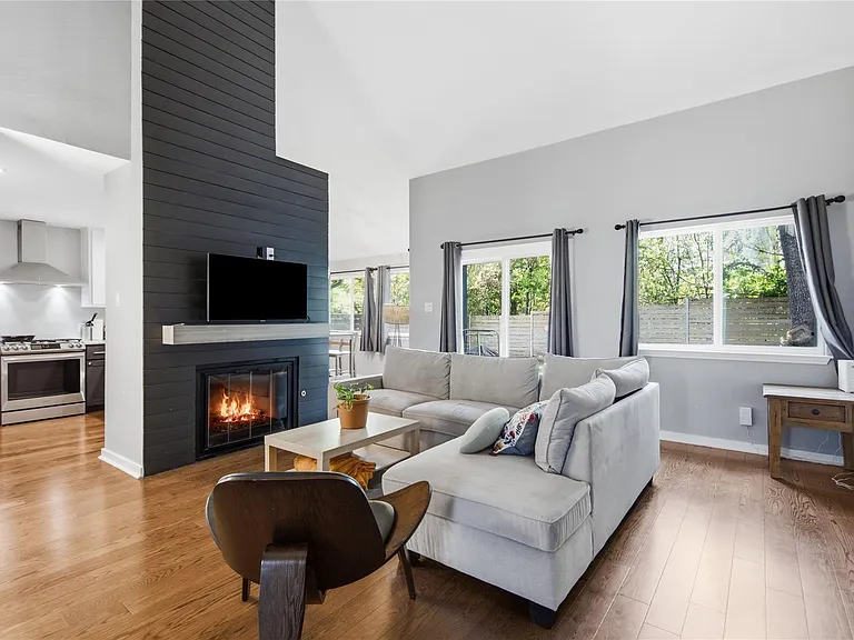 6107 Avery Island Ave — Photo 4