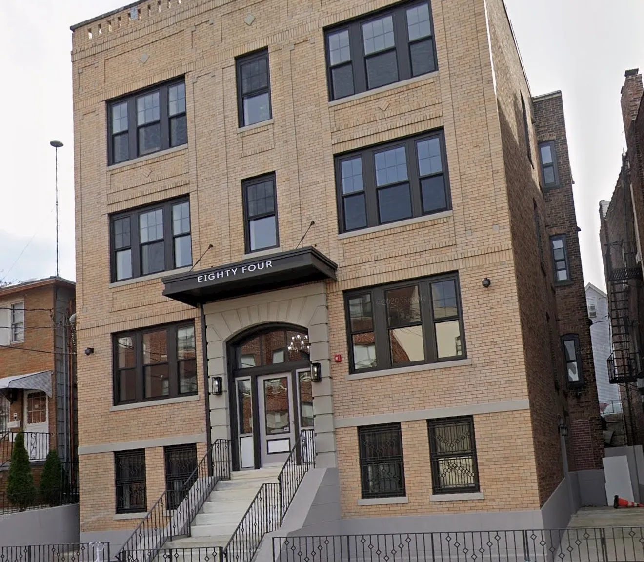 3 bed, $2,850 — Photo 1