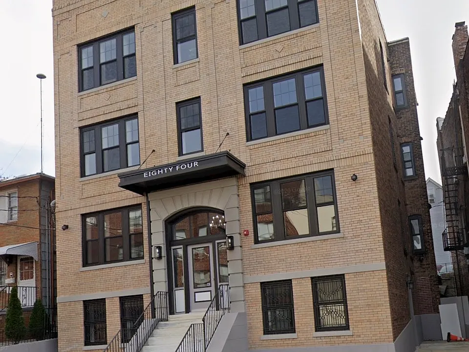 84 Van Wagenen Ave #1L