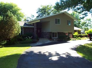 24307 W Bayview Rd, Antioch, IL 60002