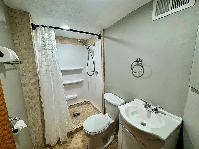 112 S 36th St — Photo 33